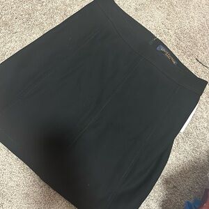 Louis Vuitton Brand new black skirt size 36